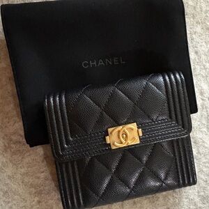 CHANEL Boy Wallet - Black Caviar Hold HW - near mint